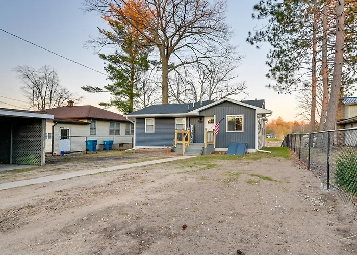 Riverfront Michigan Cottage W/ Fire Pit & Kayaks!